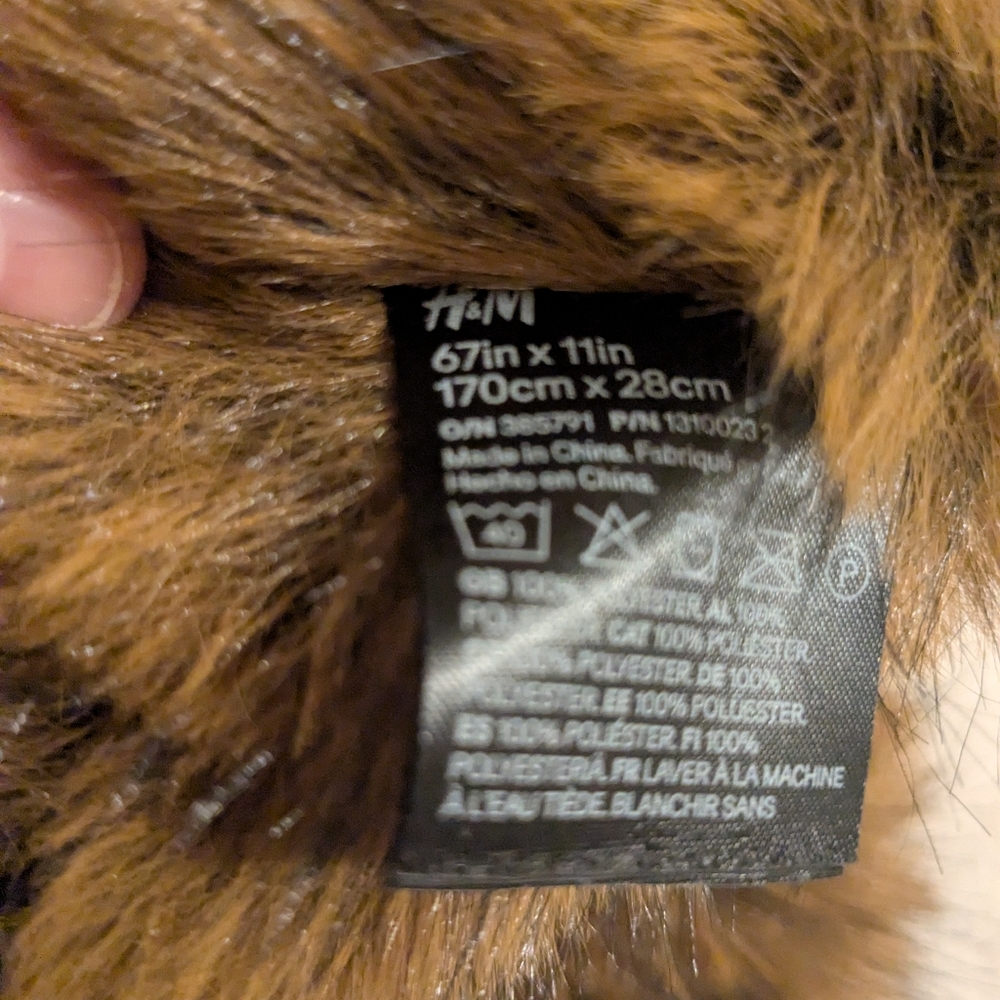 Brand New h&m fluffy faux fur scarf in brown - Picture 4 of 8